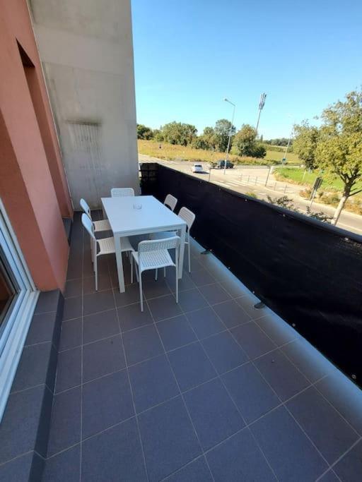 T4 Terrasse Et Box - Groupama Stadium-Eurexpo-Lyon Meyzieu Exteriör bild